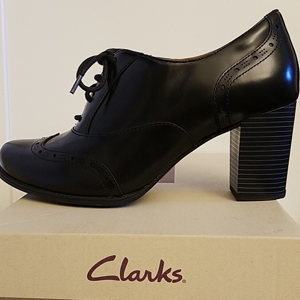 Clarks Ciera Brine Lace-up Pump